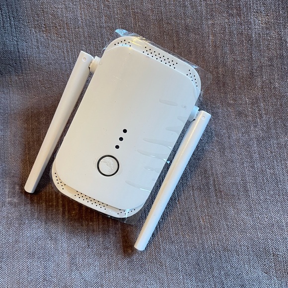 Macard WiFi Extender N300 NWOT still in box. - Picture 2 of 9